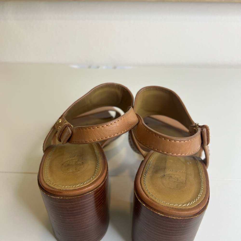 Tory Burch Brown Leather Heels with Gold Details - Picture 2 of 7